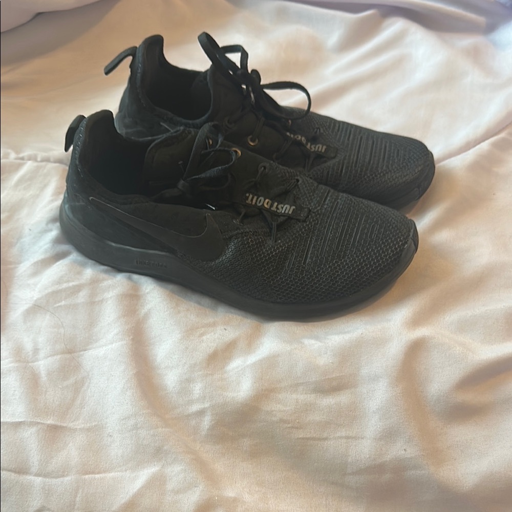 Nike Black Athletic Shoes with Cushioned Sole
